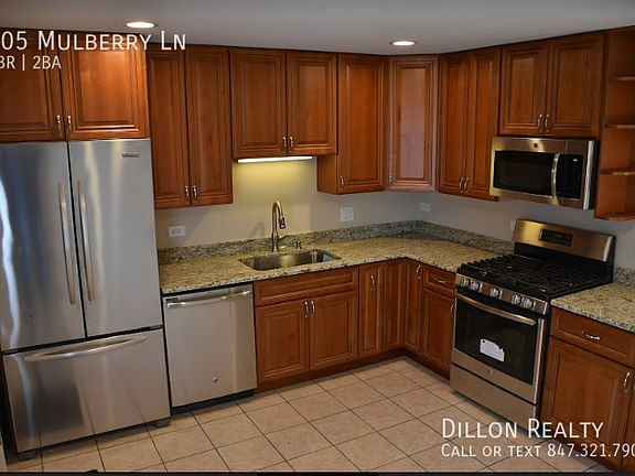 2nd image of 905 Mulberry Ln