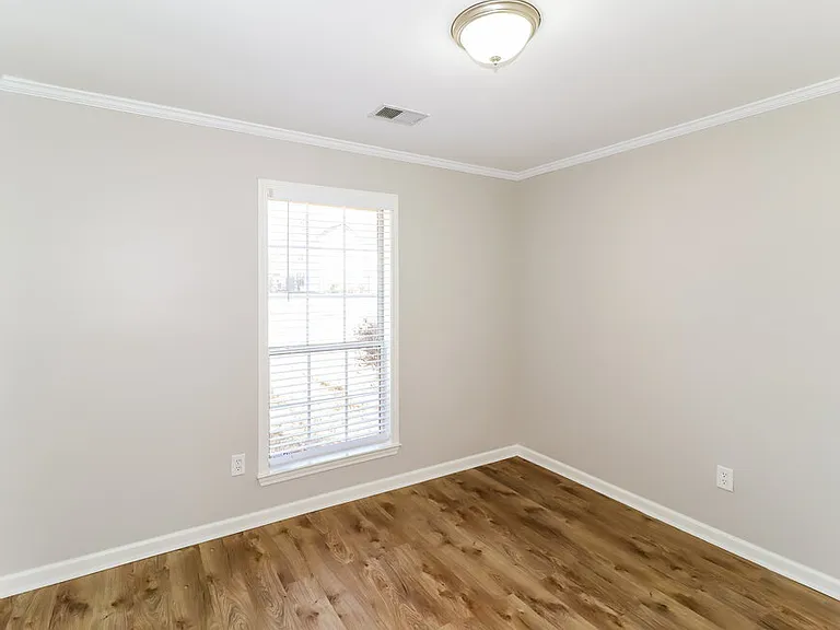 15 Oakland Woods Cv — Photo 16