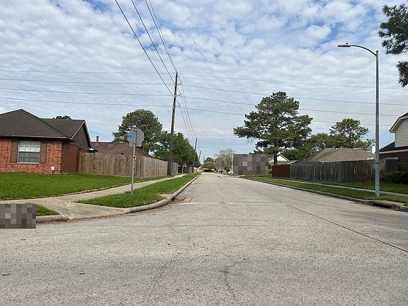 4th image of 2555 N Camden Pkwy