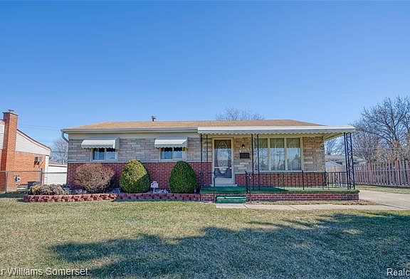 2nd image of 34356 Whittaker St