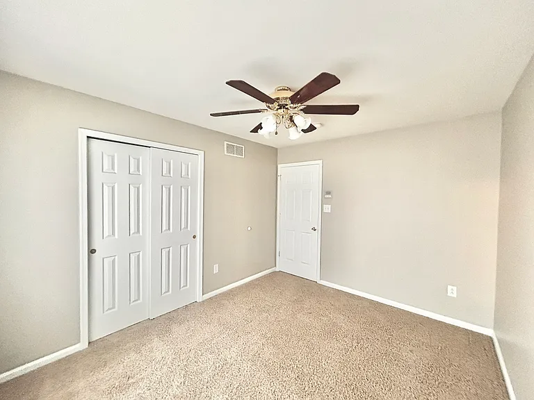 1077 Tudor Dr — Photo 15