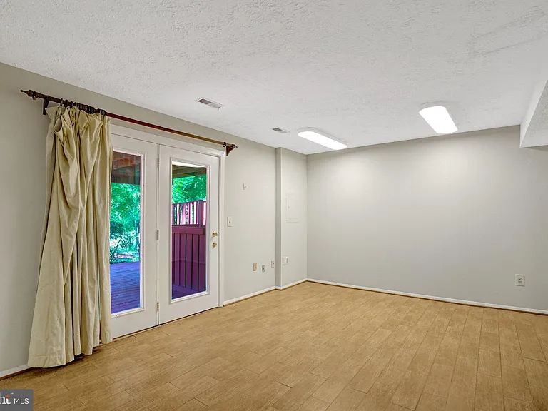 2920 Montauk Ct — Photo 36