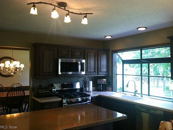 3rd image of 20606 Wildwood Ln