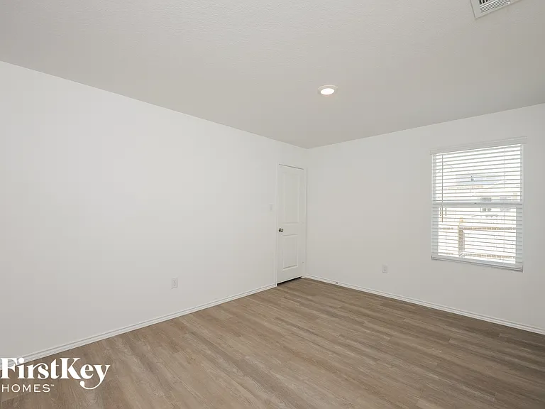 6532 Scarecrow Way — Photo 12