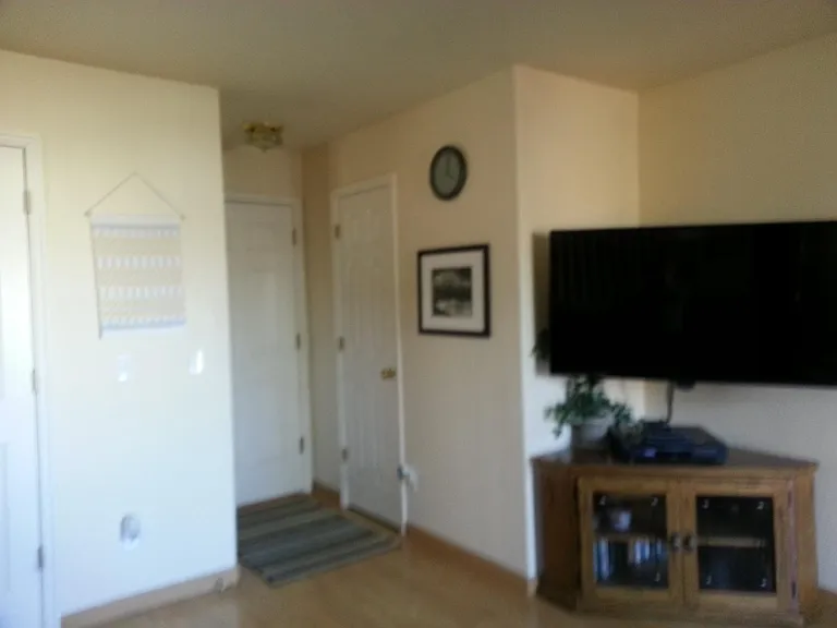 9706 Queenscliffe Dr — Photo 8