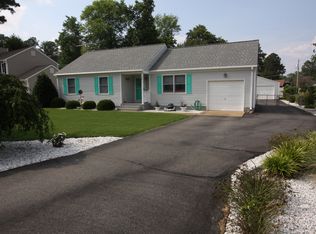 4070 S Riverside Dr, Lanexa, VA 23089