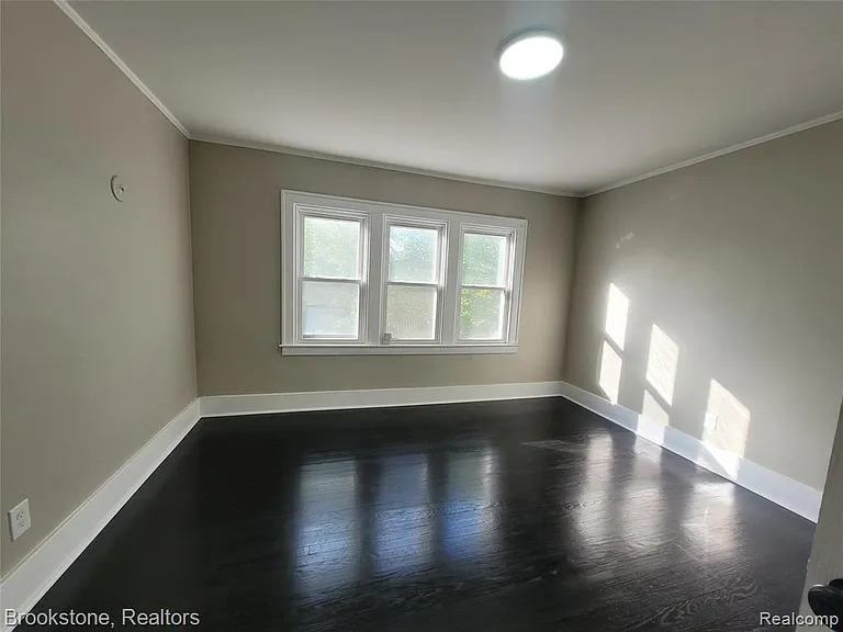 3241 Lawrence St — Photo 15