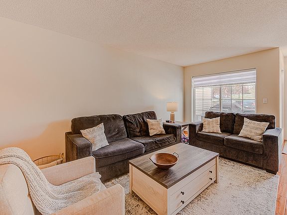 4th image of 4144 Eisenhower Ln Unit 7