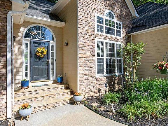 2nd image of 3802 Heartleaf Dr NW