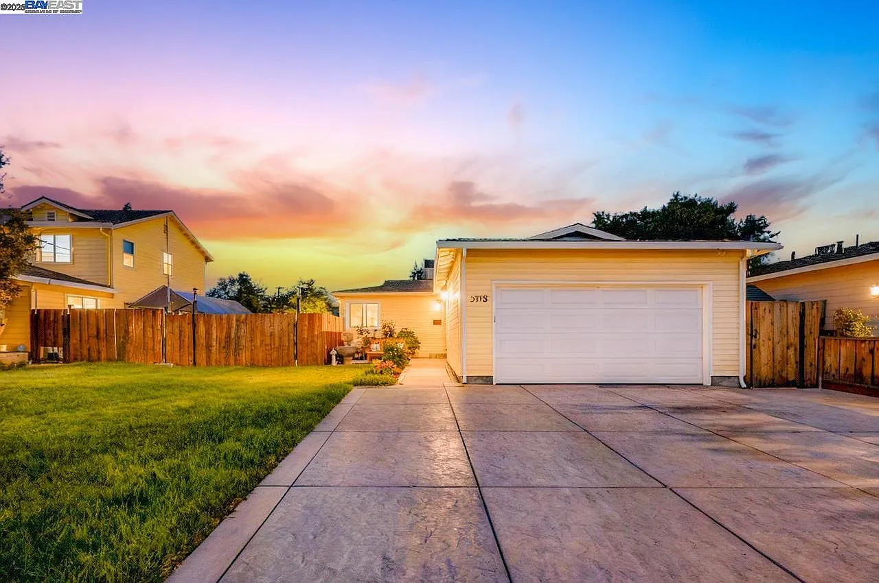 3973 Duke Way photo 1
