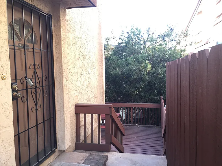 1118 Fresno St #5 — Photo 9