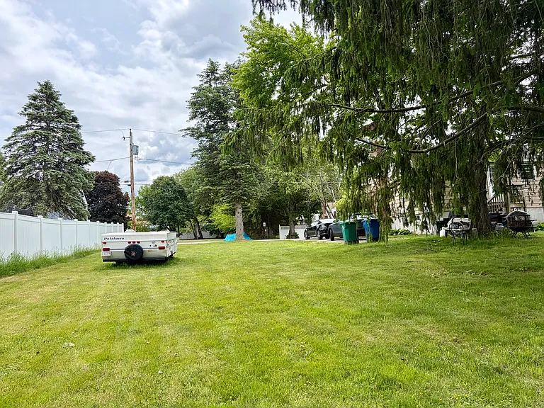 Lasallette Rd — Photo 3