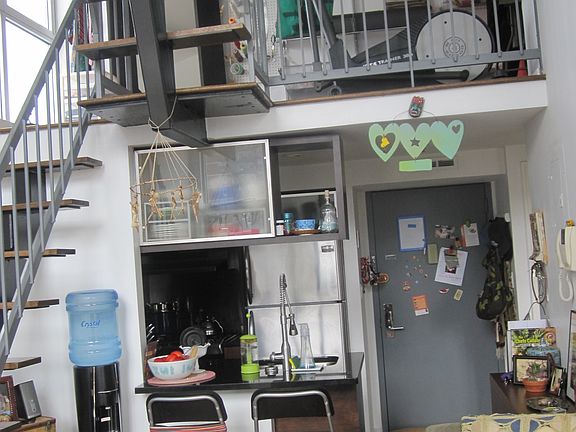 3rd image of 42 Scholes St APT 4B