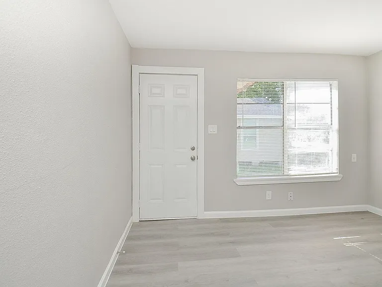 6010 Collingsworth St #2 — Photo 3