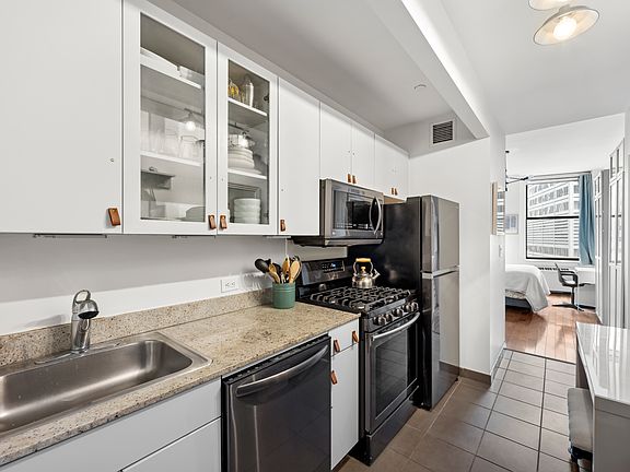 3rd image of 1 Wall Street Ct APT 1303