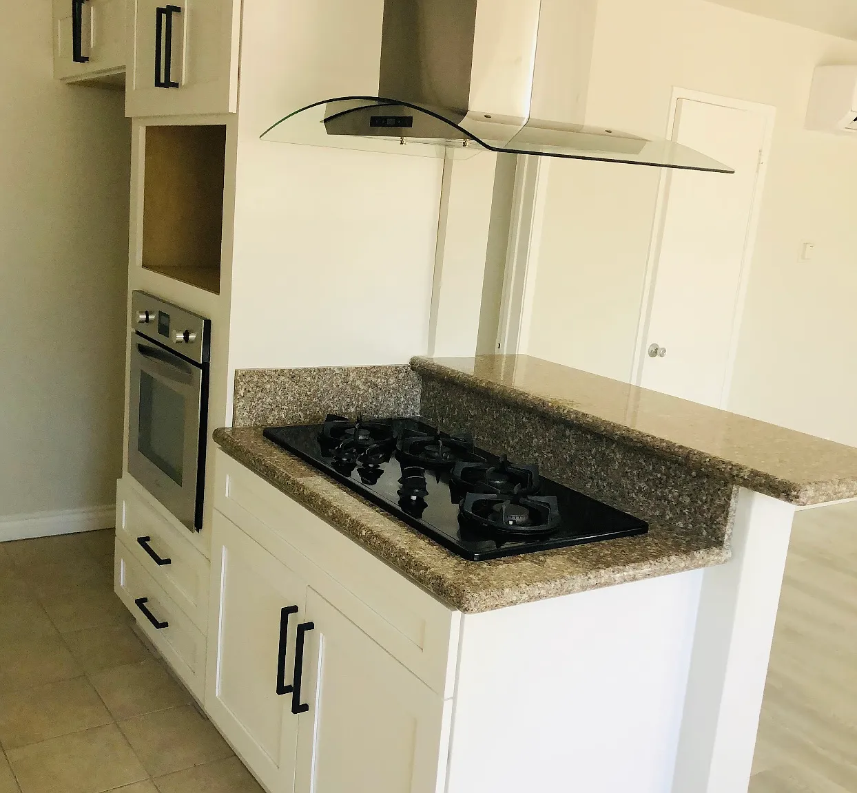 2 bed, 950 sqft, $2,450 — Photo 4