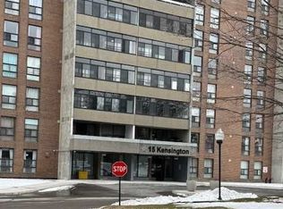 15 Kensington Rd #1209, Brampton, ON L6T 3W2