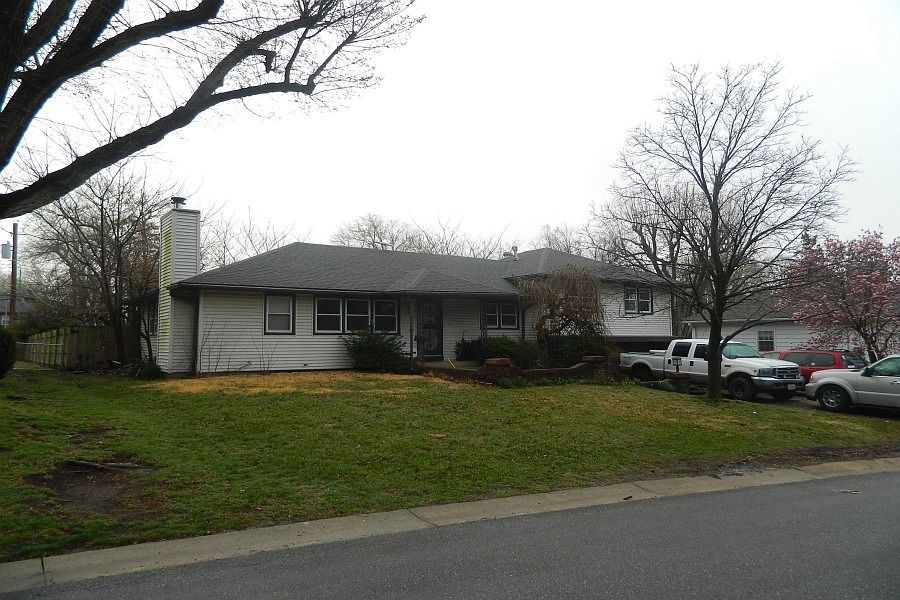 2nd image of 507 NE Magnolia St