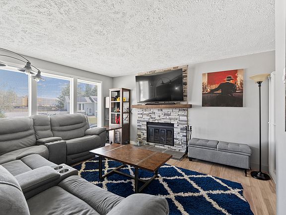 4th image of 11804 E Railroad Ave