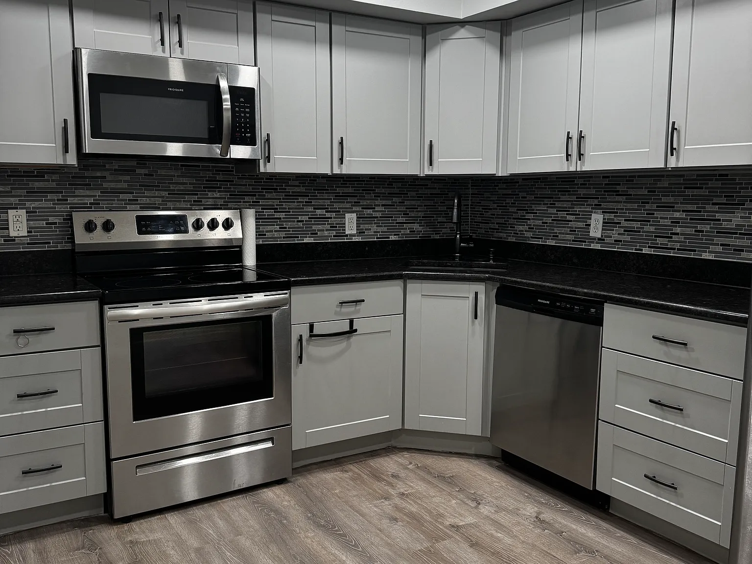 1 bed, 868 sqft, $1,850 — Photo 4