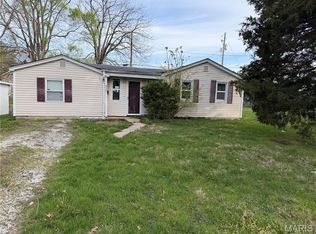 435 N 38th St, Belleville, IL 62226