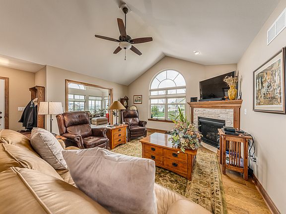 5th image of 1001 Ann Marie Way #1001