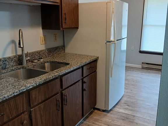 Kitchen to dinning area
