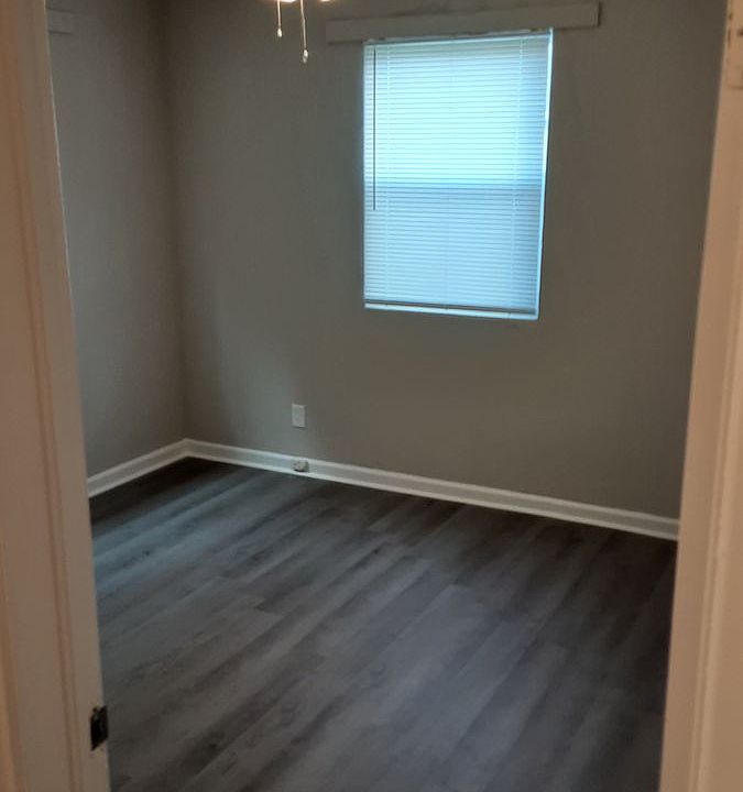 1st image of 924 Arco Dr #1