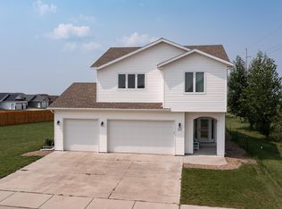 5033 39th Ave NW, Mandan, ND 58554