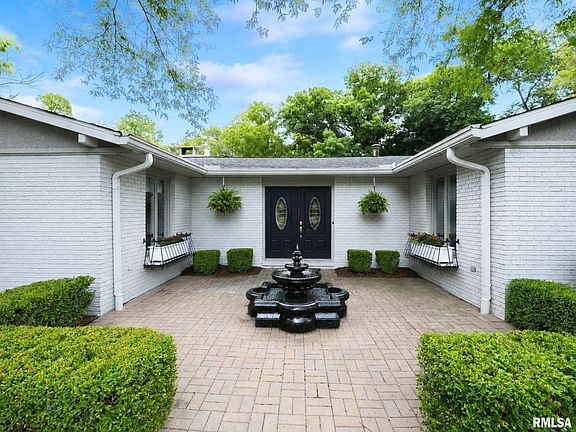 2nd image of 1322 W Hickory Trce