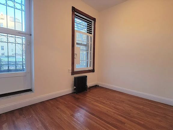 3rd image of 27 Morton St #89