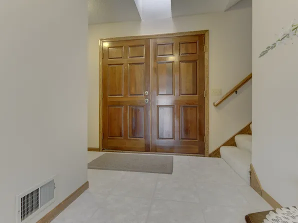 8844 Inverness Ter N, Brooklyn Park, MN 55443