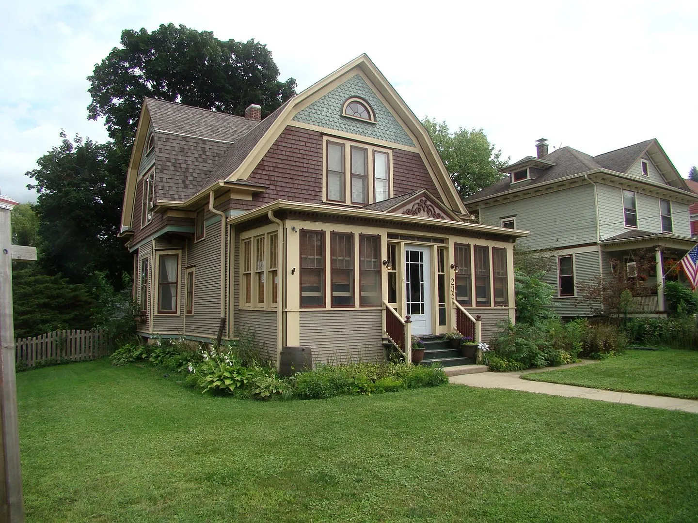 235 Hamilton Ave photo 1