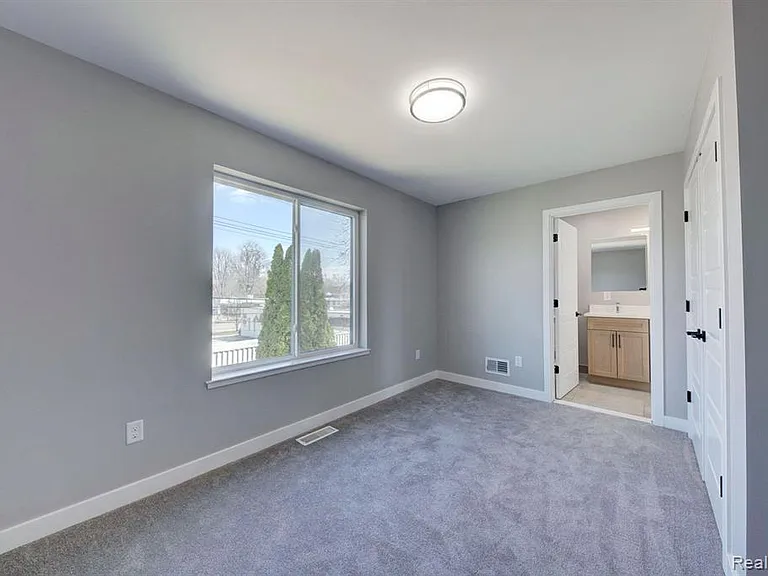 2808 Goodrich St — Photo 24