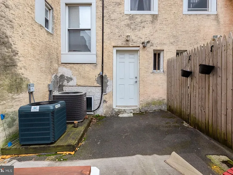 1341 Lombard St #2 — Photo 16
