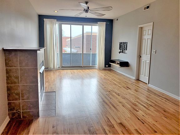 4th image of 6135 N Broadway Ave #204