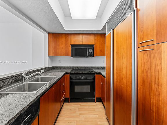 4th image of 1500 Ocean Dr APT 410