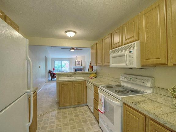 4th image of 10014 NE 127th Pl APT A204