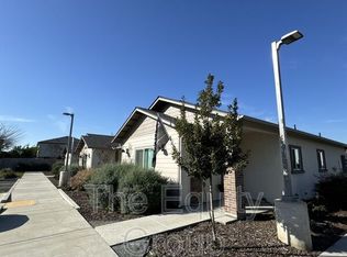 518 S Summit St #102, Visalia, CA 93292