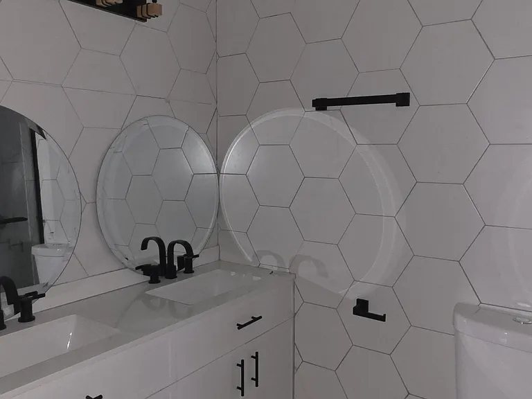 2323 Ilolo St #1 — Photo 8