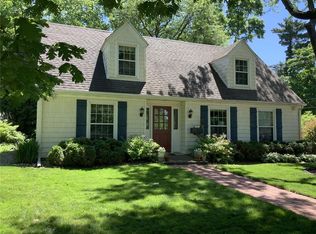 2007 Forest Dr SE, Cedar Rapids, IA 52403