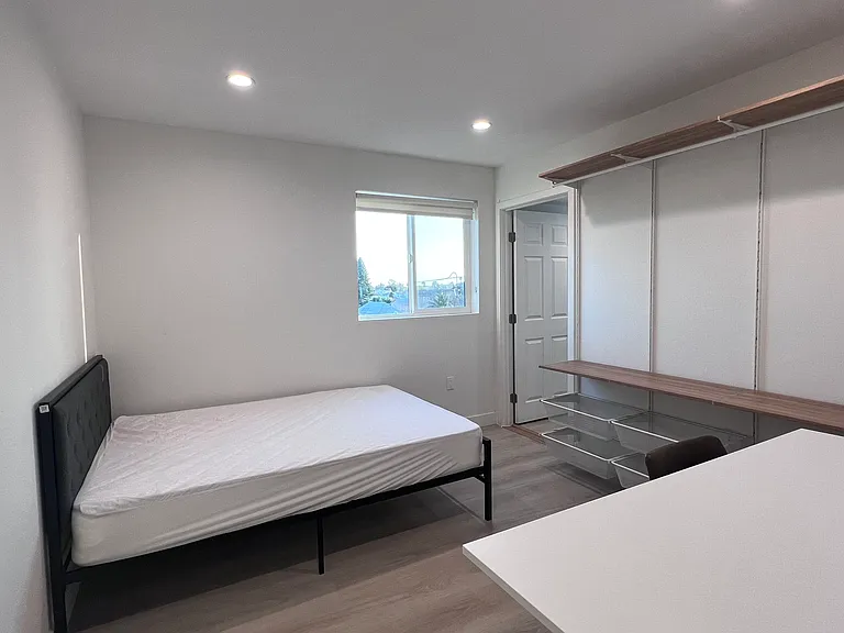 1224 W 37th Pl — Photo 124