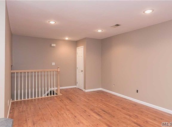 4th image of 16 Juniper Ct