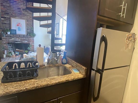 5th image of 833 Lombard St APT 3F
