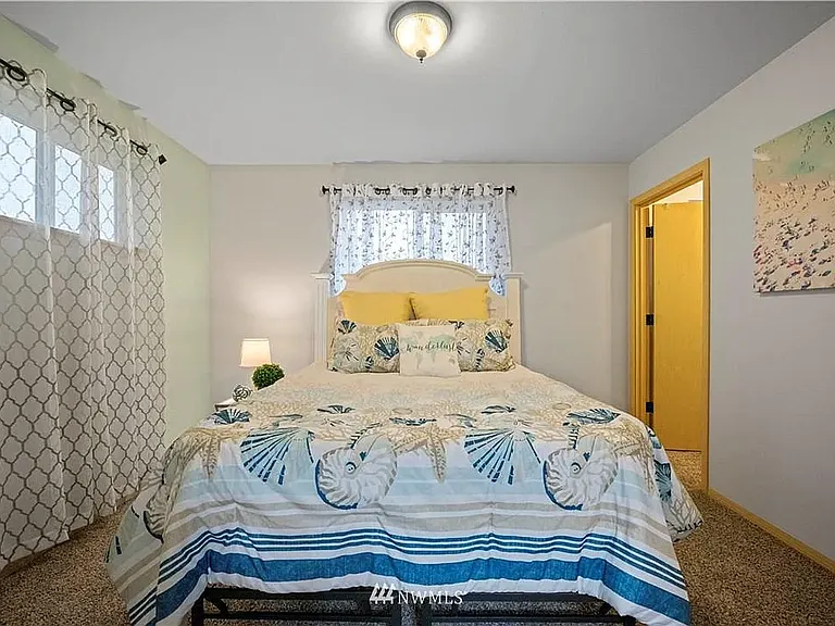 1017 W Main St #C101 — Photo 21