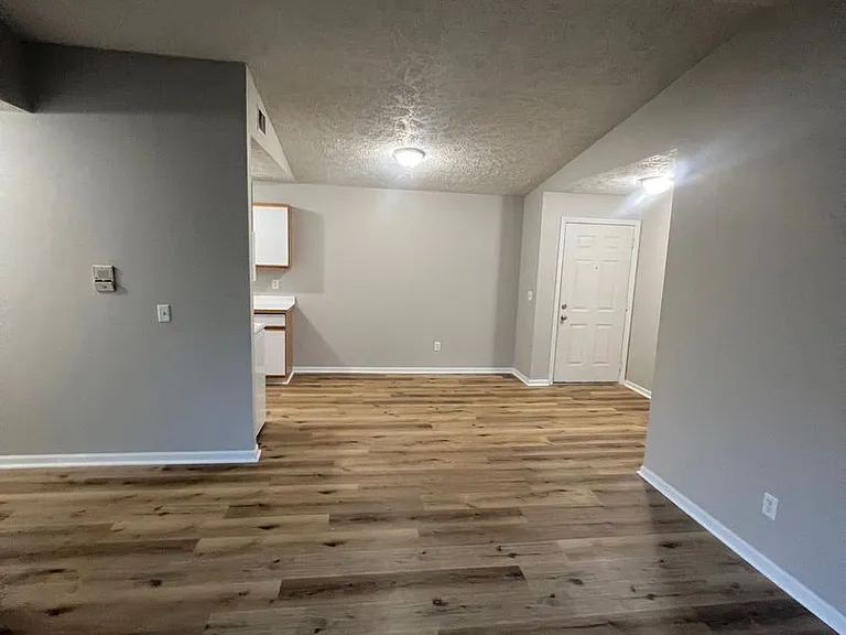 726 W Jefferson St — Photo 30