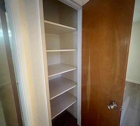 5th image of 622-624 Ambrose Dr #622
