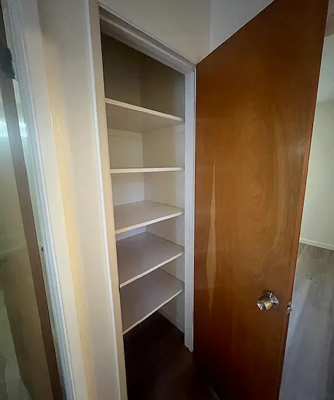 622-624 Ambrose Dr #622 — Photo 5