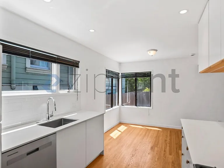 905 61st St #905 — Photo 14