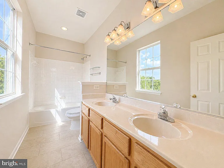 12434 Iona Sound Dr — Photo 15